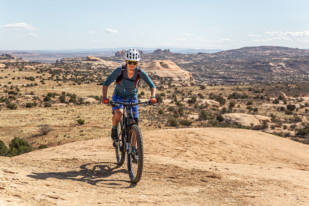 Mountain bike shoes (Specialized Recon 2.0 riding on sandstone)