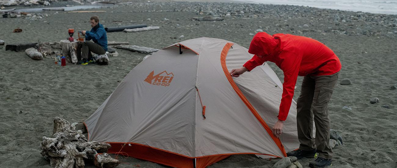 Budget backpacking tent (setting up REI tent on Olympic Coast)