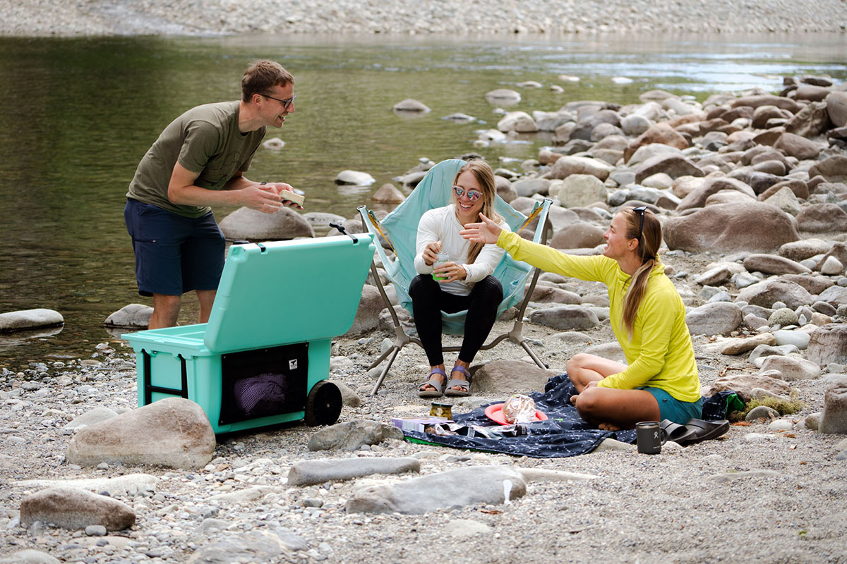 Camping chair (lunch on beach with Nemo Stargaze)