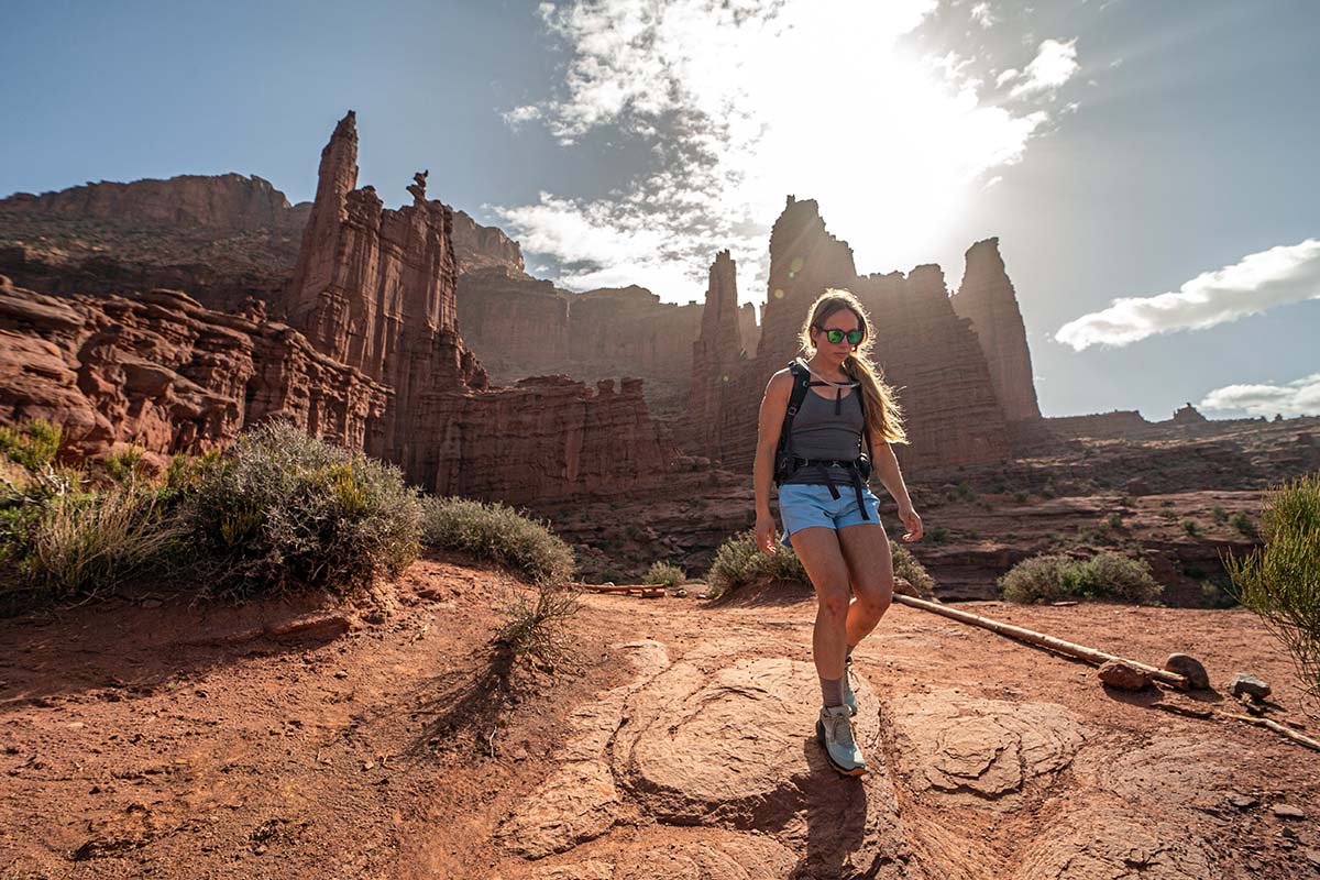 Hiking in Fisher Towers (Osprey Mira 22 hydration pack)