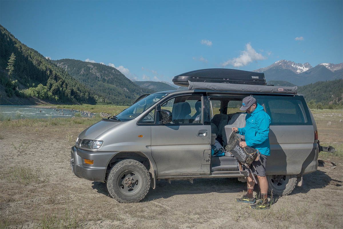 Rooftop Cargo Box (Thule with awning)