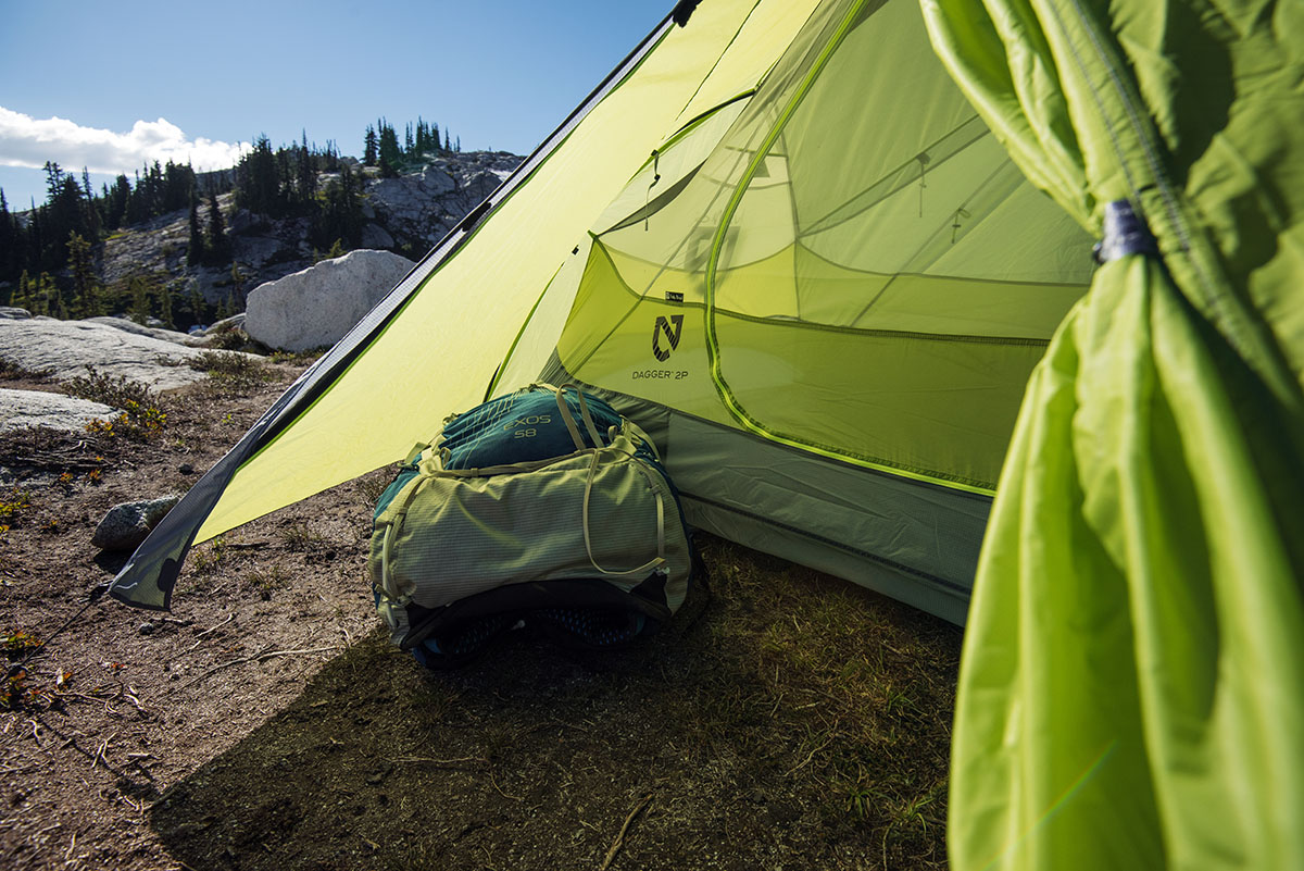 Storing backpack in vestibule (Nemo Dagger backpacking tent)