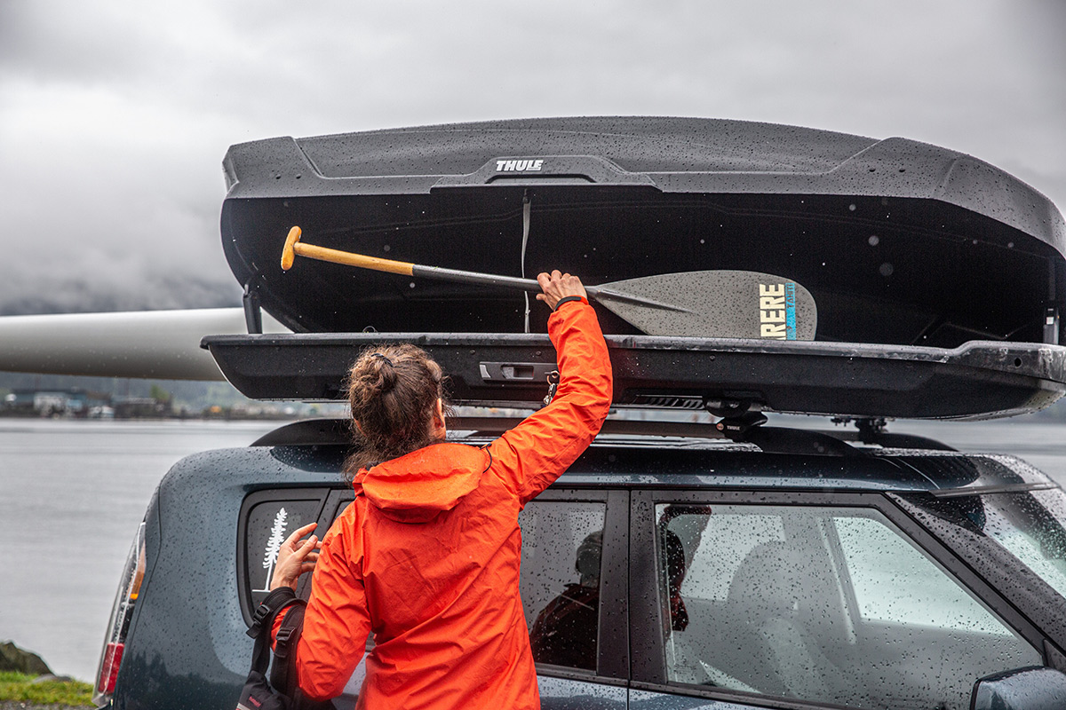 Thule Motion XT Roof Box (unloading gear)