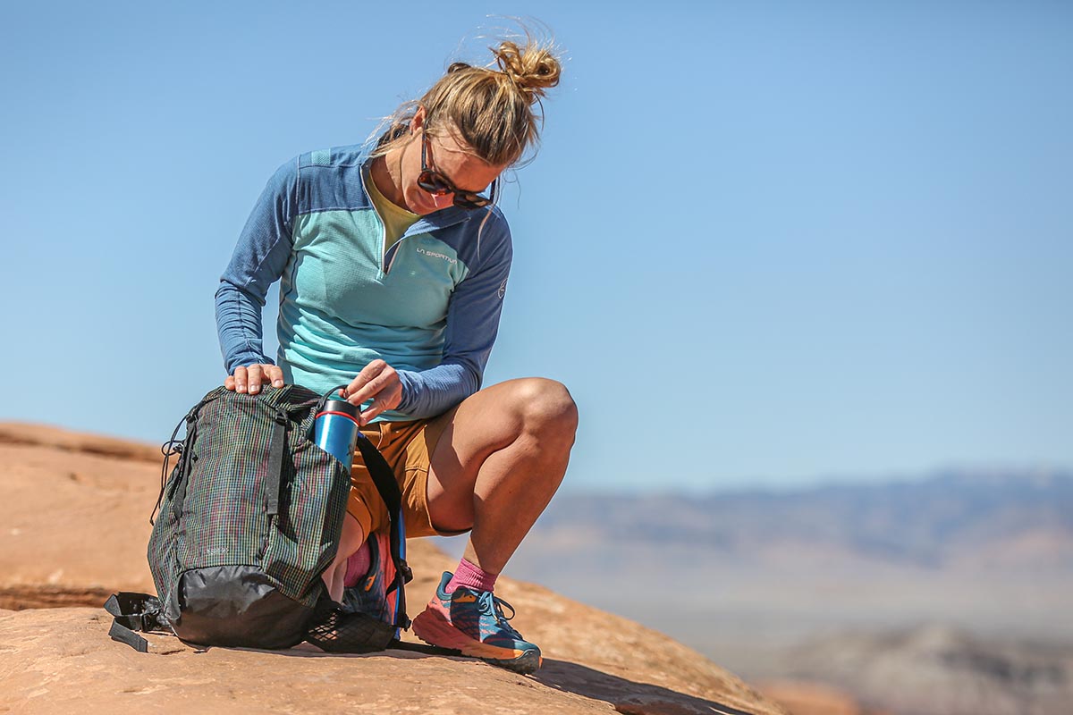 Water bottle (removing Hydro Flask from daypack)